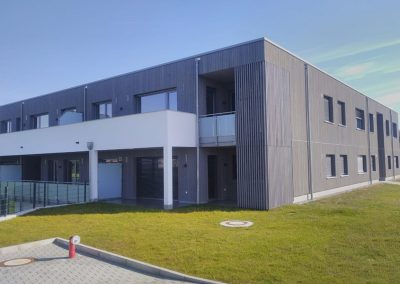 Außenaufnahme Neubau Eigentumswohnungen im Bayerischen Wald