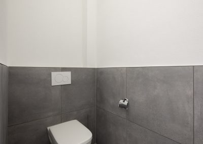Toilette in Bad 2 der Eigentumswohnung in Vilshofen Wohnung 3.03