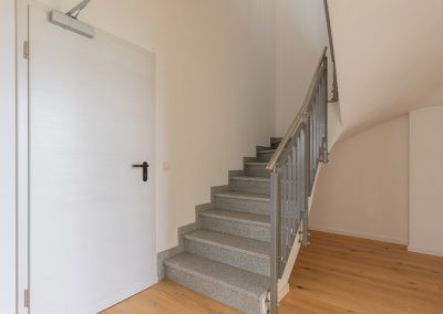 Flur mit Treppe in der Maisonettewohnung in Vilshofen Wohnung 3.03