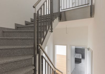 Flur mit Treppe in der Maisonettewohnung in Vilshofen Wohnung 3.03