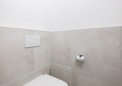 Toilette im Badezimmer 2 der Penthousewohnung in Vilshofen Wohnung 3.11